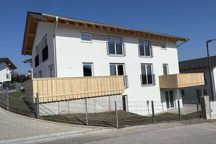 Haus Schechen - 6 Zimmer, 172 m&sup2;, 2.400&euro; | Angebot:25416927