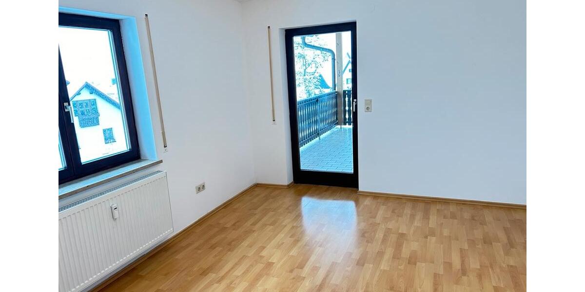 Erdgeschoßwohnung Treuchtlingen - 3 Zimmer, 90 m&sup2;, 890&euro; | Angebot:25063965