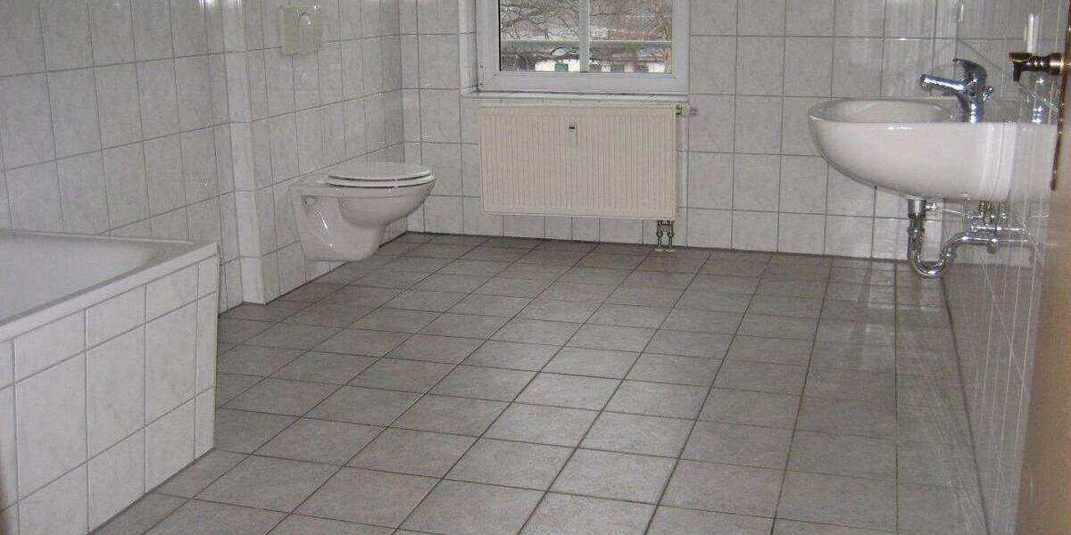 Schöne 2 Zimmerwohnung mit Balkon und Einbauküche in Zwickau - Etagenwohnung Zwickau | Angebot:27188366