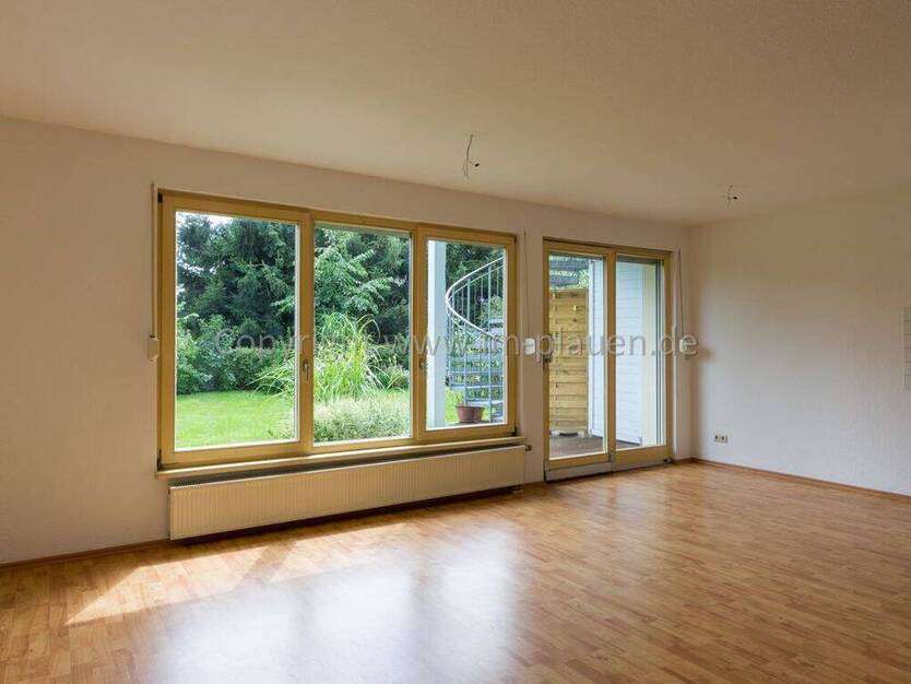 Plauen-Neundorf: 2-Zimmerwohnung mit Terrasse & Außenstellplatz