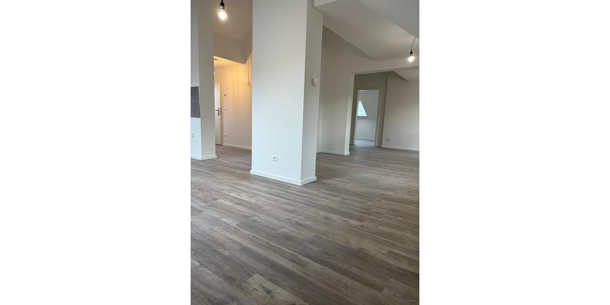 Dachgeschoßwohnung Berlin Reinickendorf - 2 Zimmer, 70 m&sup2;, 1.195&euro; | Angebot:26700284