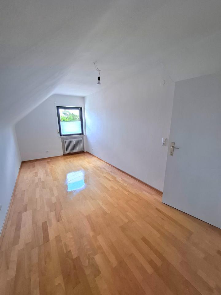 Großzügige 3-Raum-Wohnung, Balkon und EBK in Rödermark-Waldacker
