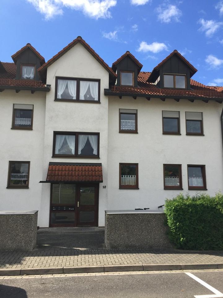 Moderne 2-Zimmer-Dachgeschoßwohnung mit Einbauküche und Balkon - zentral gelegen in Gunzenhausen
