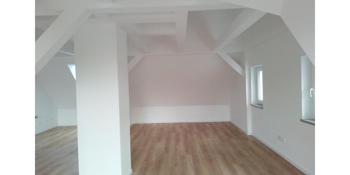 Dachgeschoßwohnung Creußen - 2 Zimmer, 67 m&sup2;, 894&euro; | Angebot:25855042