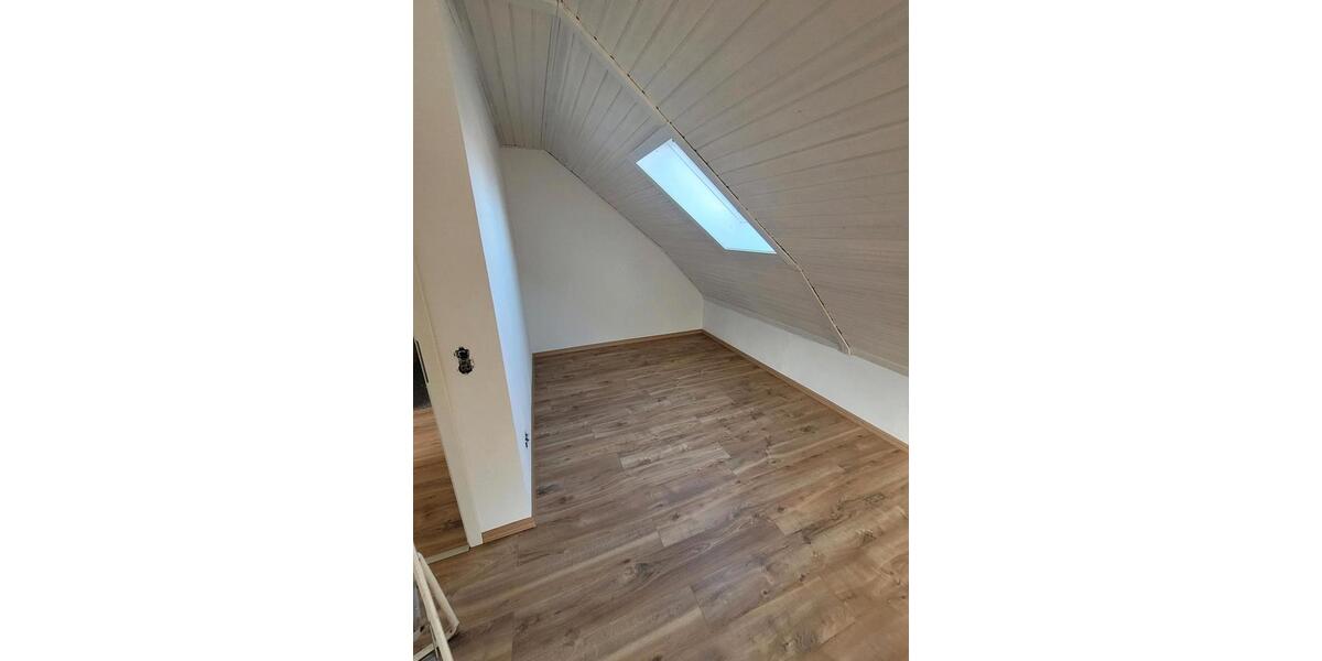 4,5 ZW in Feuerbach ab 01.02.26 4 zimmer