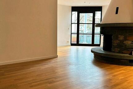 Wohnung mit Sauna, Kamin, Küche,Balkon innerh. der Wallmauer 3 zimmer