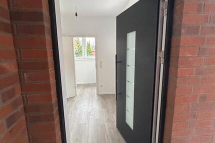 Doppelhaushälfte mit Garten und überdachter Terrasse (Erstbezug) zimmer