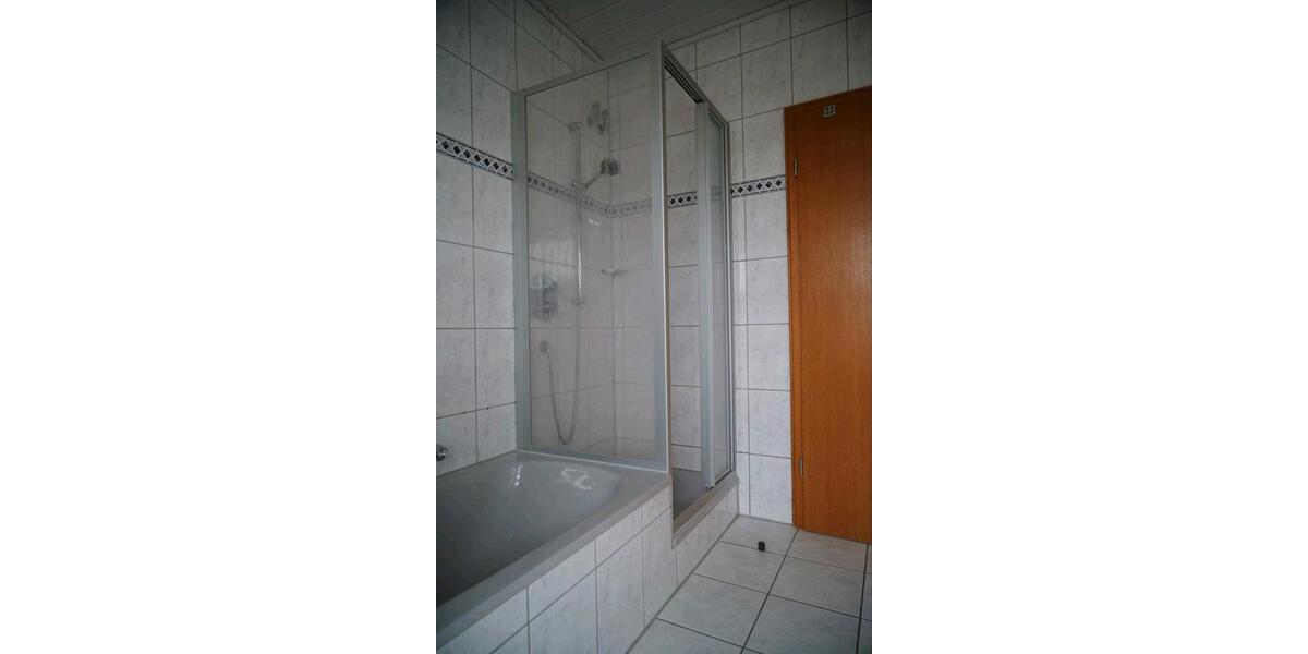 Dachgeschoßwohnung Bad Driburg - 4 Zimmer, 127 m&sup2;, 900&euro; | Angebot:25900234