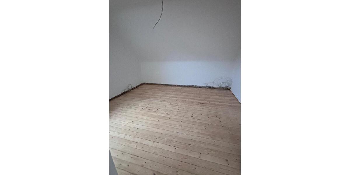 Dachgeschoßwohnung Kaiserslautern Engelshof - 3 Zimmer, 100 m&sup2;, 1.350&euro; | Angebot:25048848