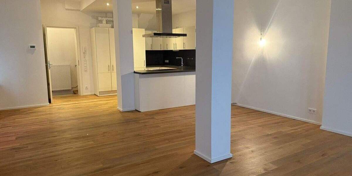 Mehrfamilienhaus, Wohnhaus Frankfurt Höchst - 4 Zimmer, 120 m&sup2;, 2.150&euro; | Angebot:24670171