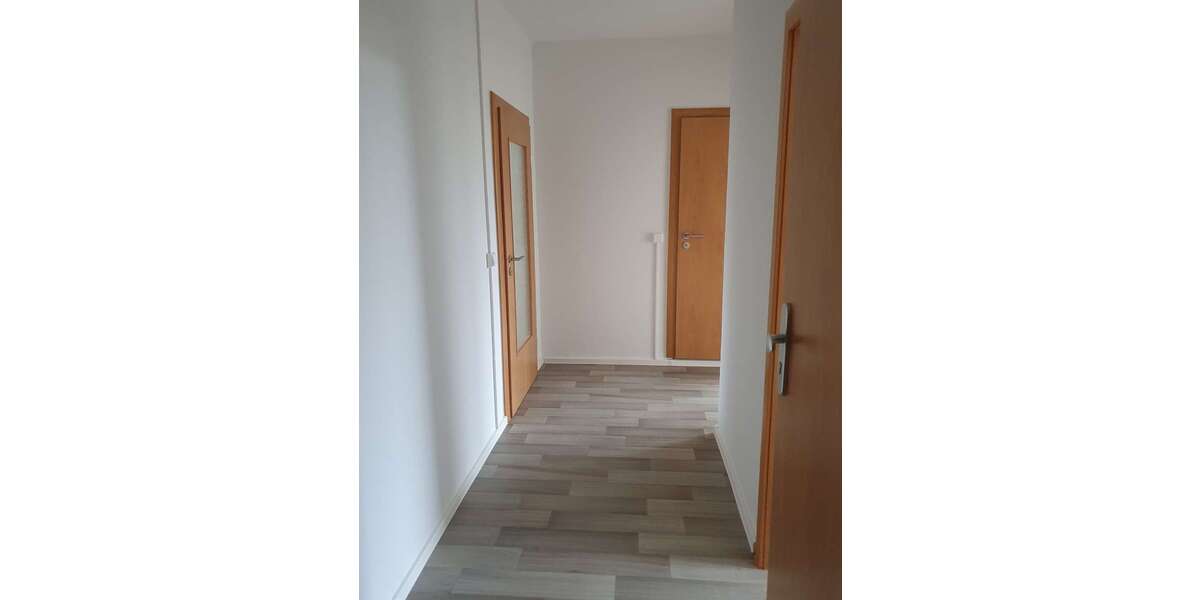 Etagenwohnung Glauchau - 4 Zimmer, 67 m&sup2;, 420&euro; | Angebot:26994544