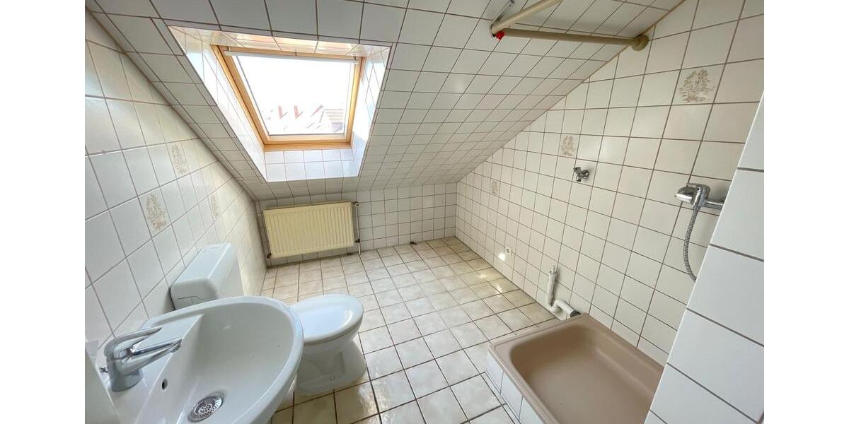 Dachgeschoßwohnung Braunschweig Broitzem - 3 Zimmer, 68 m&sup2;, 595&euro; | Angebot:23982097