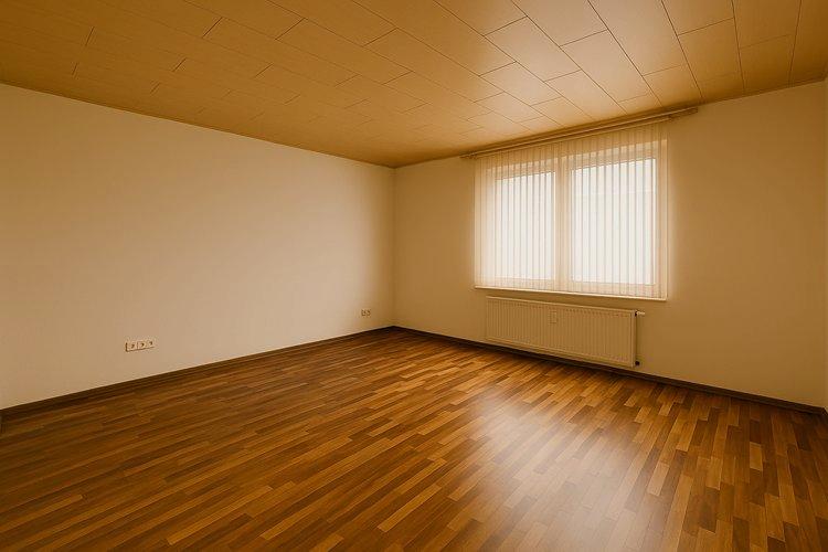 Etagenwohnung Genthin - 4 Zimmer, 120 m&sup2;, 850&euro; | Angebot:26285237