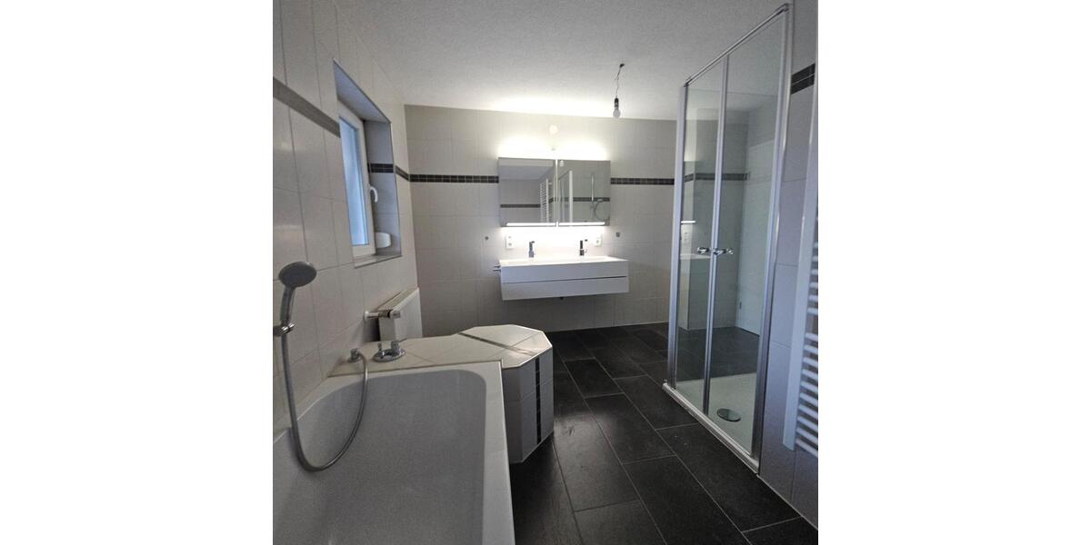 Erdgeschoßwohnung Haigerloch - 4 Zimmer, 140 m&sup2;, 1.400&euro; | Angebot:24395840