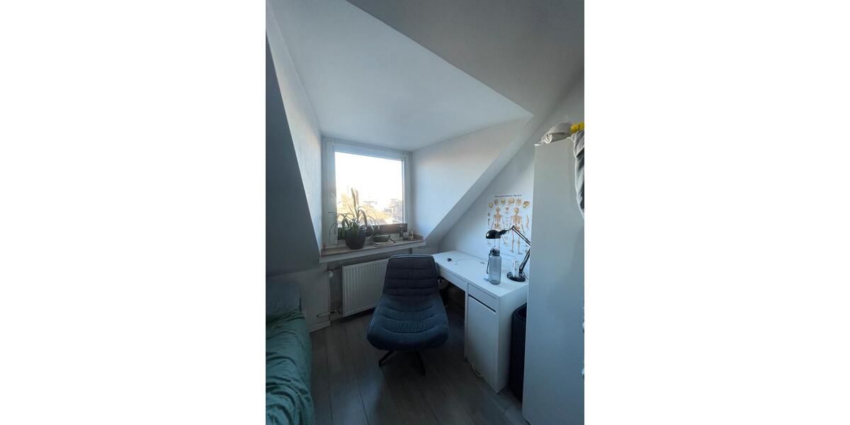 Etagenwohnung Düsseldorf Pempelfort - 4 Zimmer, 70 m&sup2;, 590&euro; | Angebot:26699625