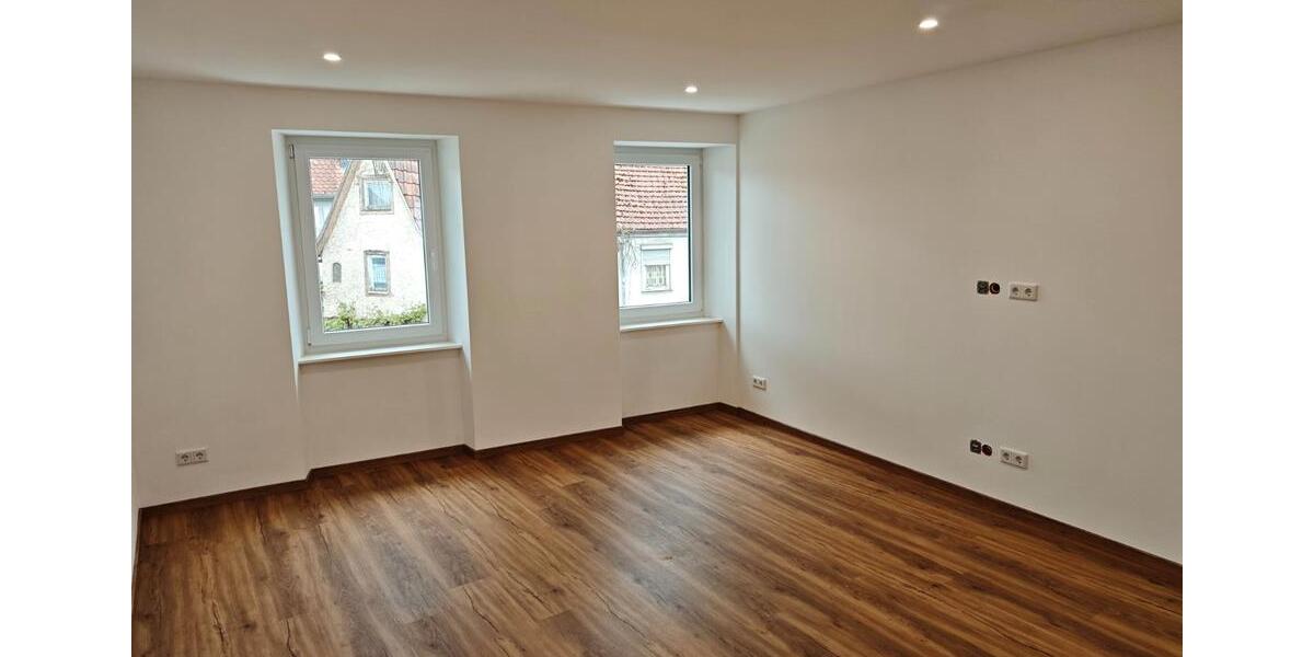Etagenwohnung Hammelburg - 3.5 Zimmer, 111 m&sup2;, 1.200&euro; | Angebot:26614914