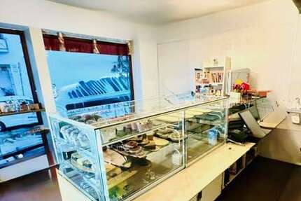 Einzelhandel in München 1.990 € 61 m²