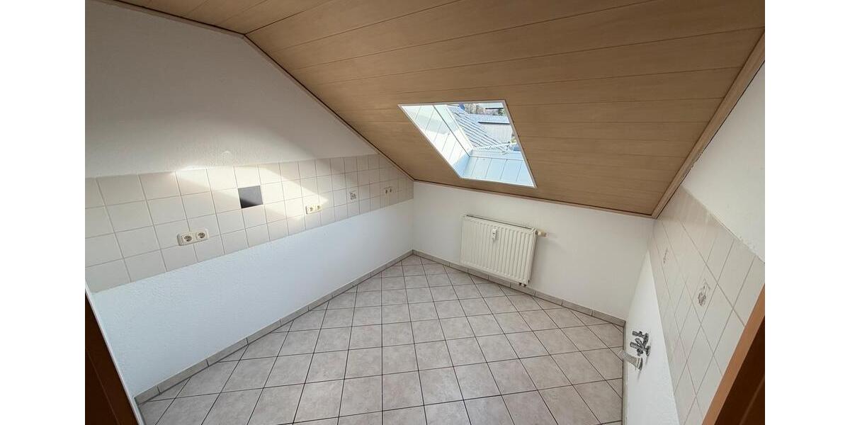 Dachgeschoßwohnung Niederwürschnitz - 3 Zimmer, 64 m&sup2;, 650&euro; | Angebot:25304224