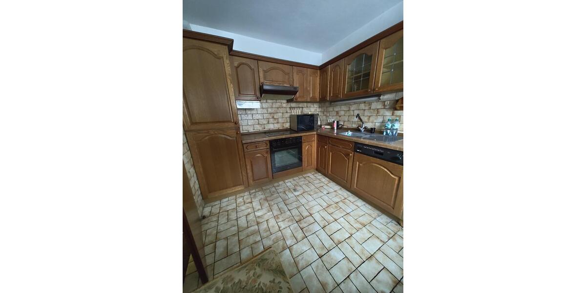 Etagenwohnung Berlin Neukölln - 5 Zimmer, 130 m&sup2;, 2.500&euro; | Angebot:24784421