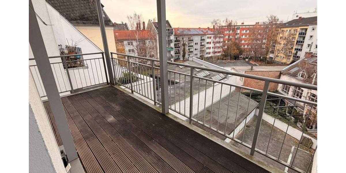 *BOCKENHEIM* 3 Zimmerwohnung mit Einbauküche und Balkon sowie Stellplatz 3 zimmer