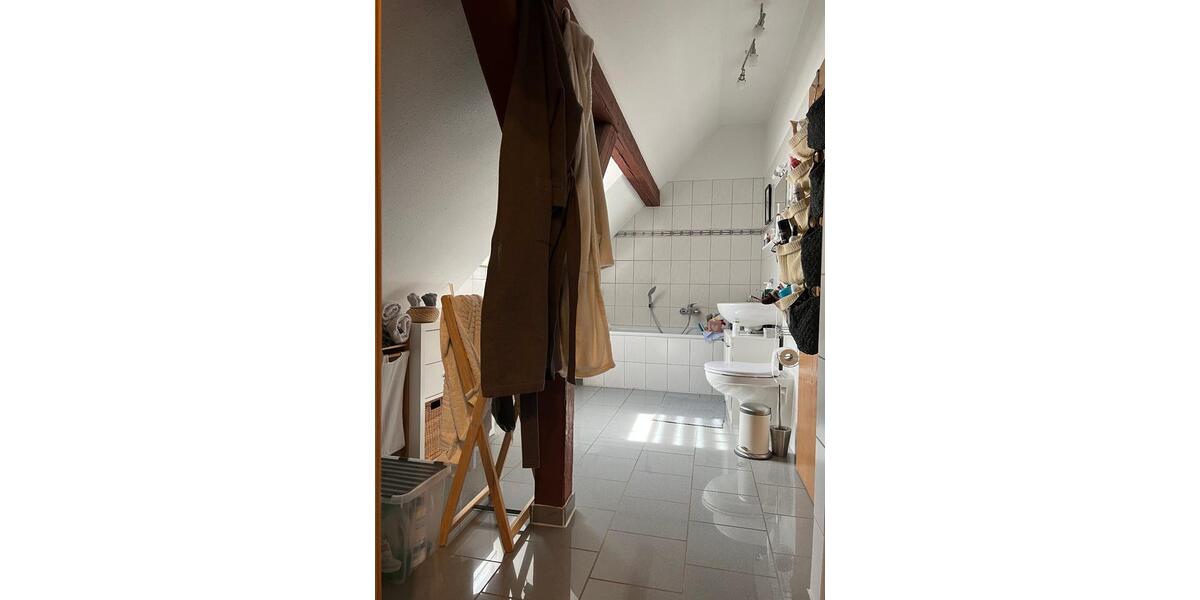 Dachgeschoßwohnung Eisenach - 2 Zimmer, 106 m&sup2;, 800&euro; | Angebot:24804667