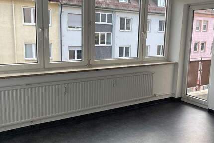 1-Zimmer-Wohnung mit Balkon und kleiner Küchenzeile - Stadtteil Rennweg. 1 zimmer