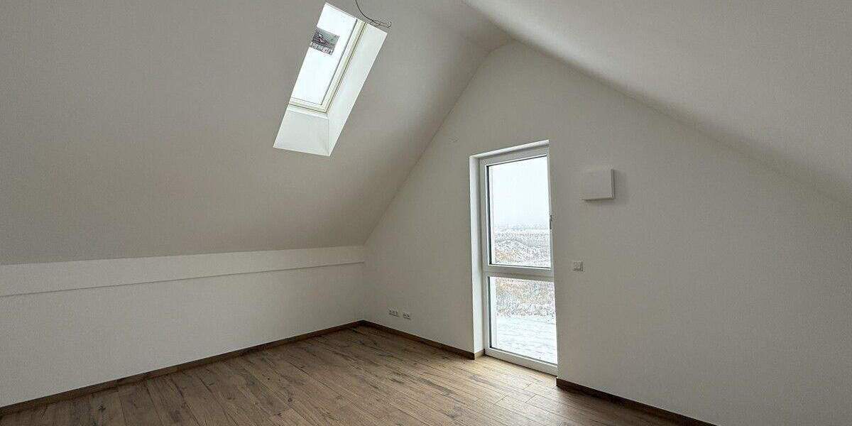 Einfamilienhaus Köfering - 4 Zimmer, 150 m&sup2;, 2.100&euro; | Angebot:24582246