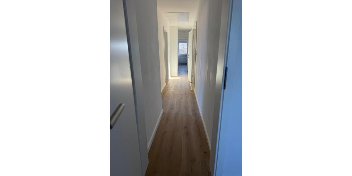 Etagenwohnung Bergen - 4 Zimmer, 100 m&sup2;, 950&euro; | Angebot:26445325