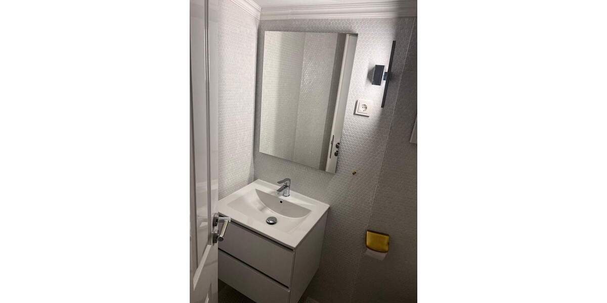 Etagenwohnung München Schwanthalerhöhe - 3 Zimmer, 121 m&sup2;, 2.300&euro; | Angebot:25245376