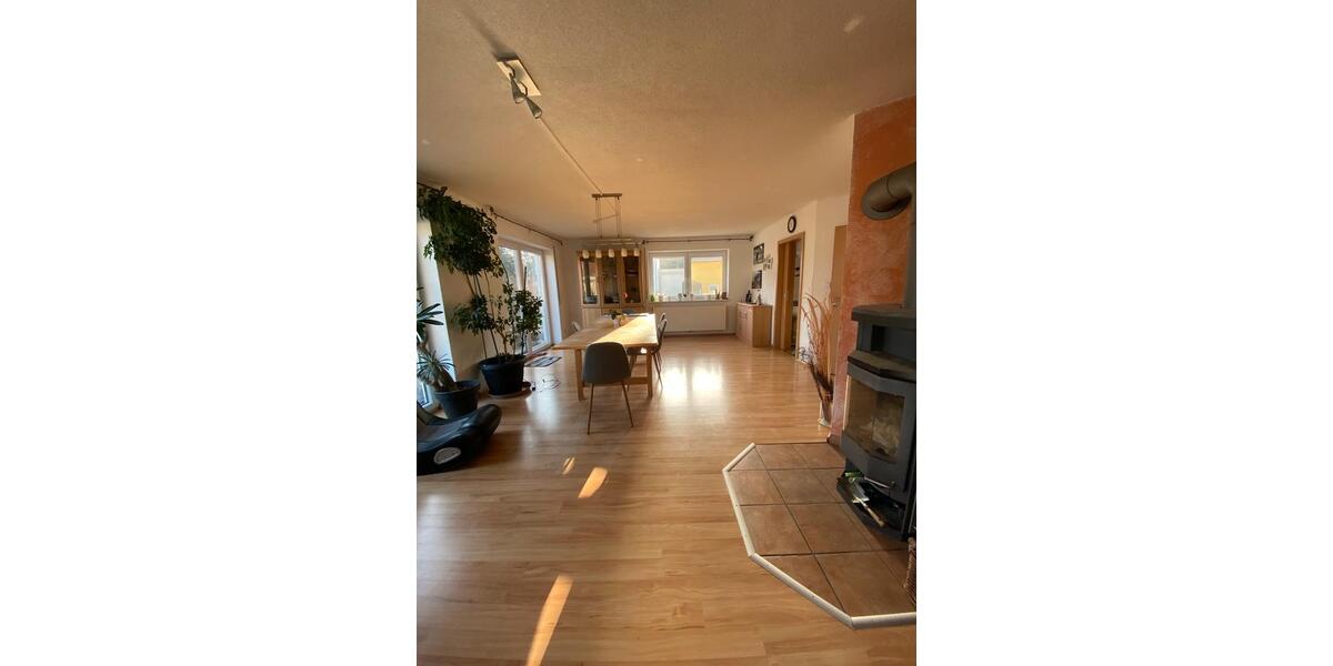 Etagenwohnung Burgrieden - 1 Zimmer, 200 m&sup2;, 500&euro; | Angebot:25366418