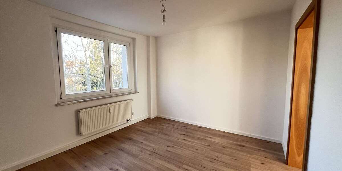 Etagenwohnung Zwickau Marienthal Ost - 5 Zimmer, 110 m&sup2;, 682&euro; | Angebot:26451472
