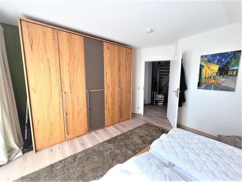 Möblierte, moderne Maisonette-Wohnung in zentraler Lage von Brühl!