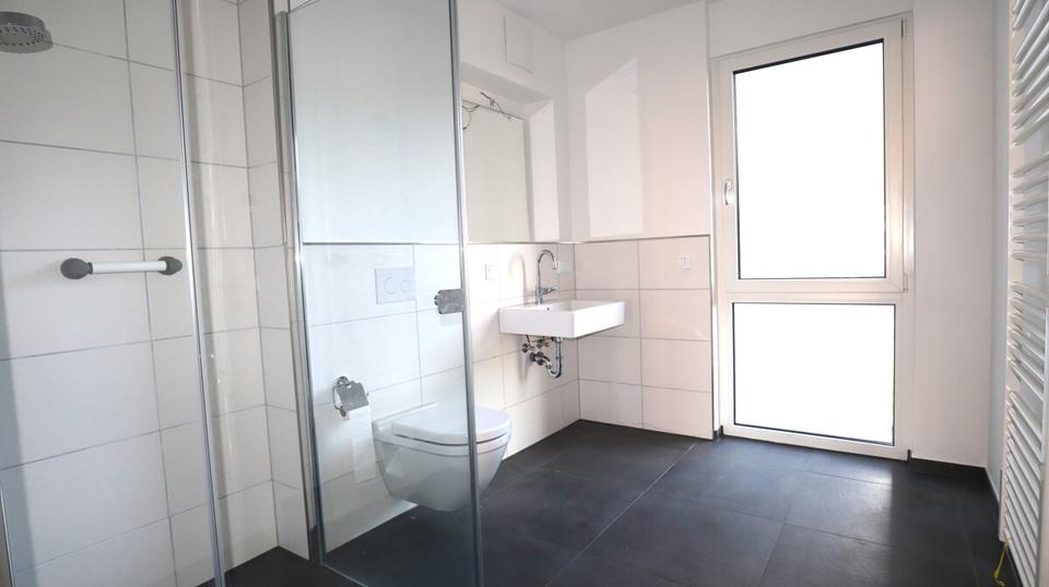 Etagenwohnung Bergisch Gladbach - 2 Zimmer, 82 m&sup2;, 1.190&euro; | Angebot:25444620