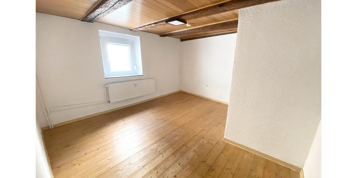 Etagenwohnung Rottenburg am Neckar - 3 Zimmer, 75 m&sup2;, 880&euro; | Angebot:26050698