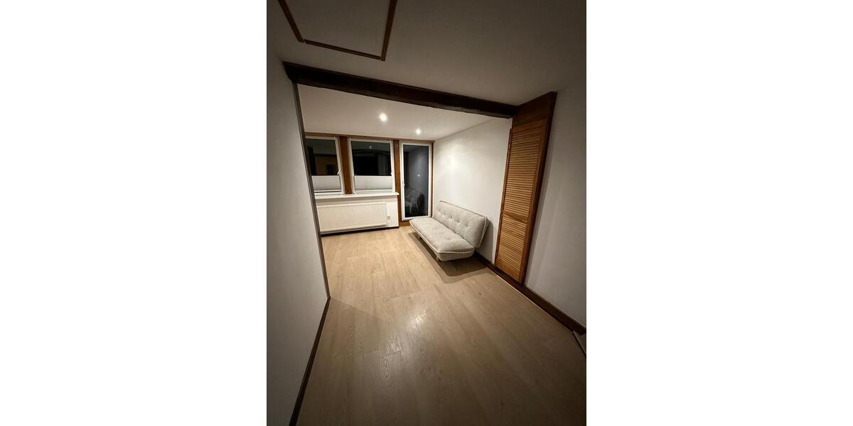 Dachgeschoßwohnung Wolfsburg - 3 Zimmer, 60 m&sup2;, 448&euro; | Angebot:26556542