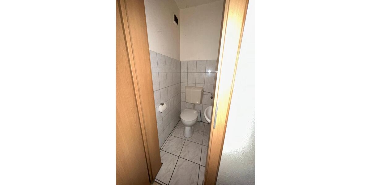 Etagenwohnung Sinsheim - 5 Zimmer, 150 m&sup2;, 1.400&euro; | Angebot:25053512