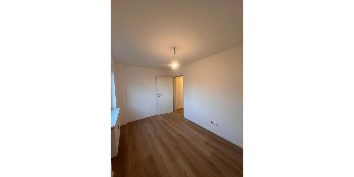 Erdgeschoßwohnung Herrenberg - 3.5 Zimmer, 107 m&sup2;, 1.400&euro; | Angebot:25627473