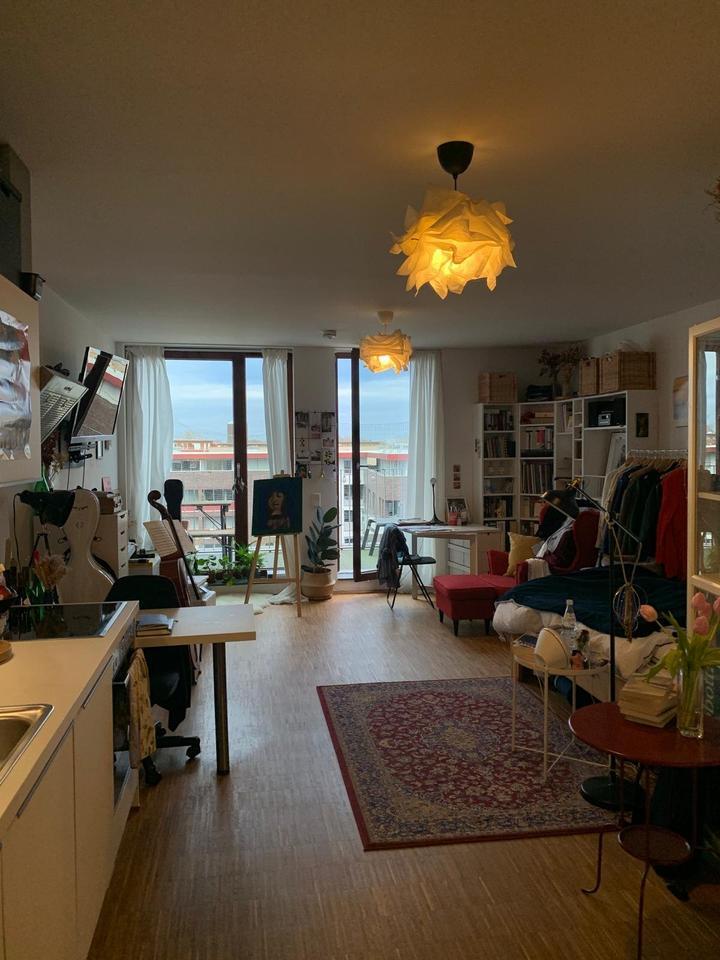 BEFRISTETE Untermiete: Stilvolle 1-Zimmer-Loft-Wohnung mit Balkon