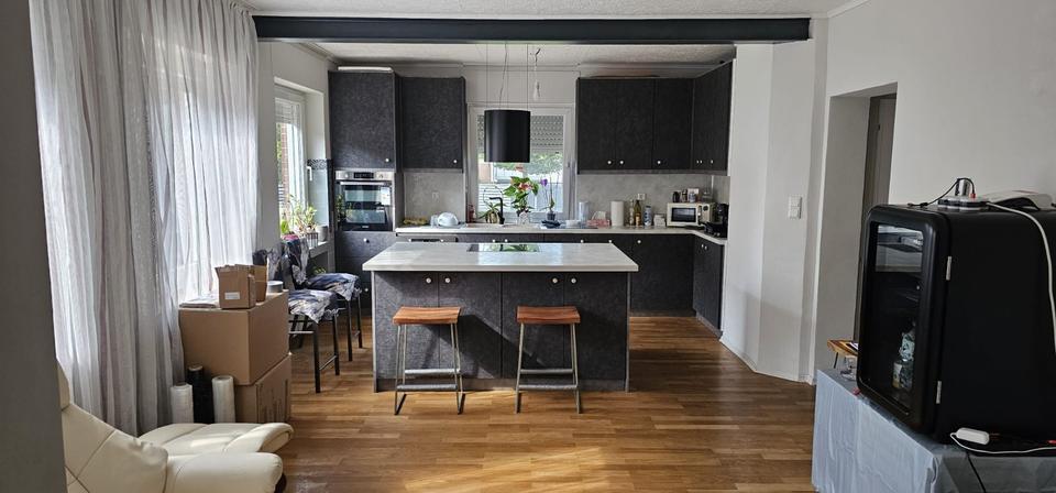 Zentrale Wohnung, drei Zimmer, optional mit Garten und Garage