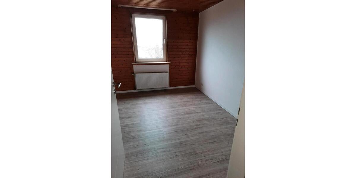 Dachgeschoßwohnung Osann-Monzel Monzel - 3 Zimmer, 75 m&sup2;, 850&euro; | Angebot:25614287