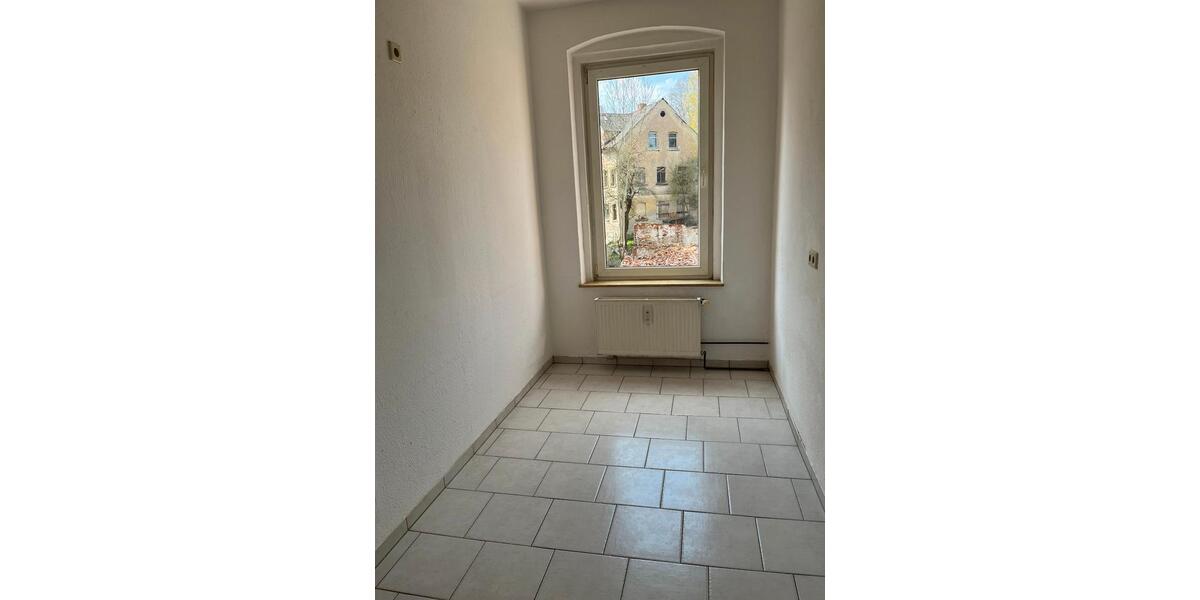 Etagenwohnung Crimmitschau - 4 Zimmer, 105 m&sup2;, 650&euro; | Angebot:25962394