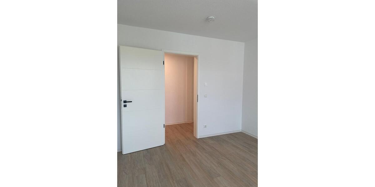 Etagenwohnung Oederan - 4 Zimmer, 99 m&sup2;, 695&euro; | Angebot:26547174