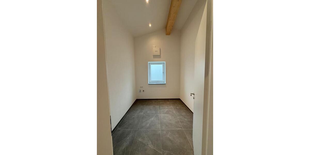 Dachgeschoßwohnung Isny im Allgäu - 4 Zimmer, 183 m&sup2;, 2.000&euro; | Angebot:26588275