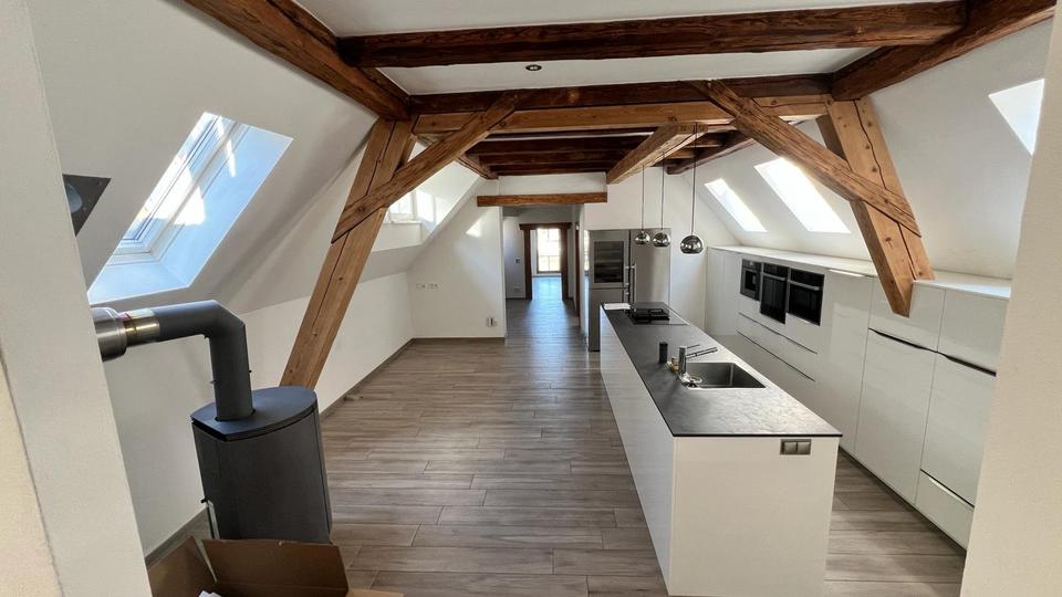7 Zimmer Wohnung mit Balkon im Zentrum von Neustadt 7 zimmer
