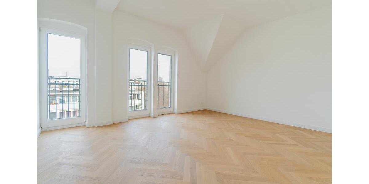 Dachgeschoßwohnung Berlin Charlottenburg-Wilmersdorf - 4 Zimmer, 150 m&sup2;, 3.450&euro; | Angebot:25993319