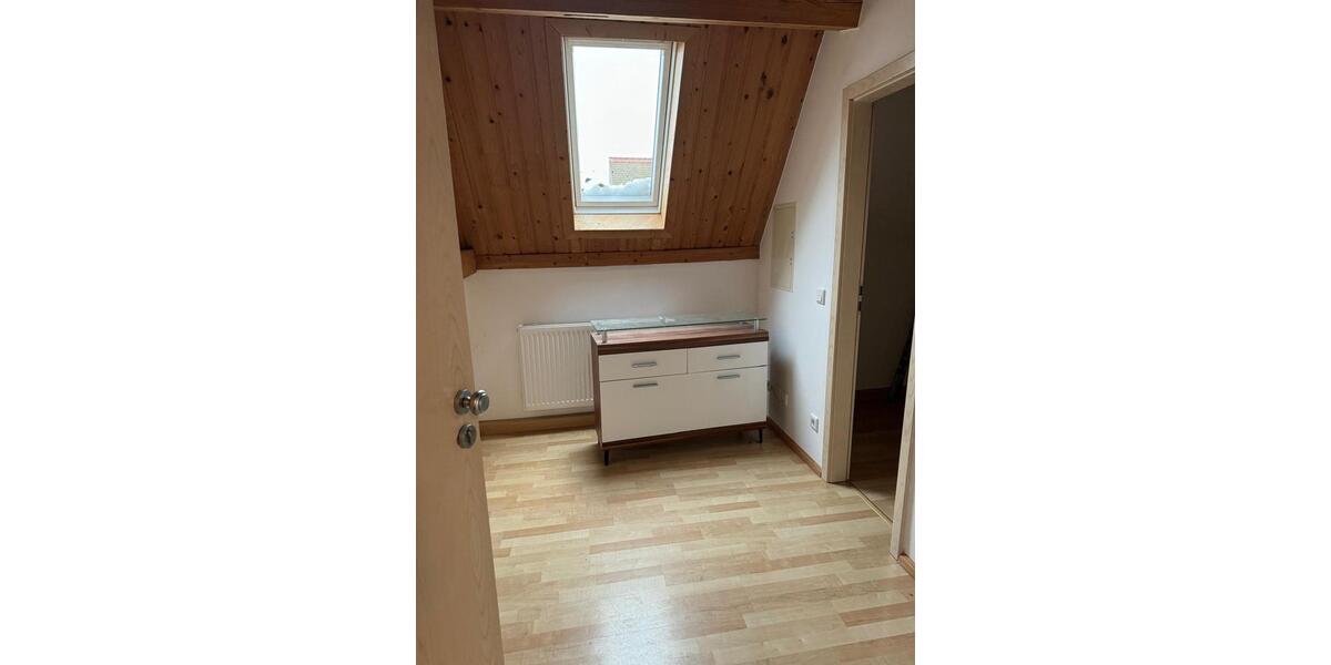 Dachgeschoßwohnung Roth - 2 Zimmer, 65 m&sup2;, 625&euro; | Angebot:24763475