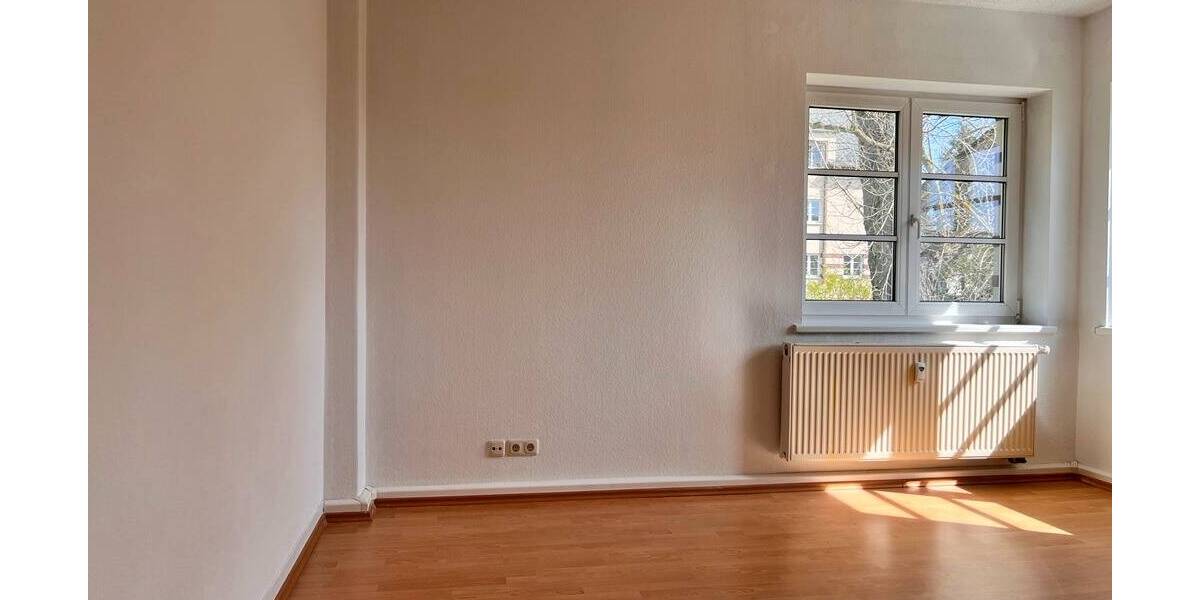 Etagenwohnung Plauen Reusa - 3 Zimmer, 64 m&sup2;, 354&euro; | Angebot:26388916