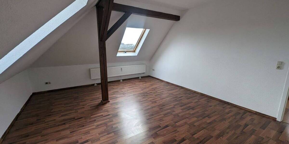 Etagenwohnung Plauen Stadtmitte - 2 Zimmer, 43 m&sup2;, 235&euro; | Angebot:26470860