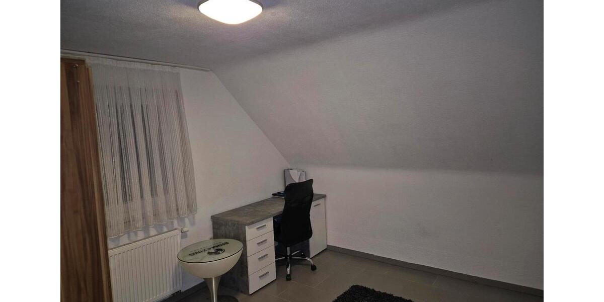 Dachgeschoßwohnung Buchen (Odenwald) - 3 Zimmer, 73 m&sup2;, 750&euro; | Angebot:25061990