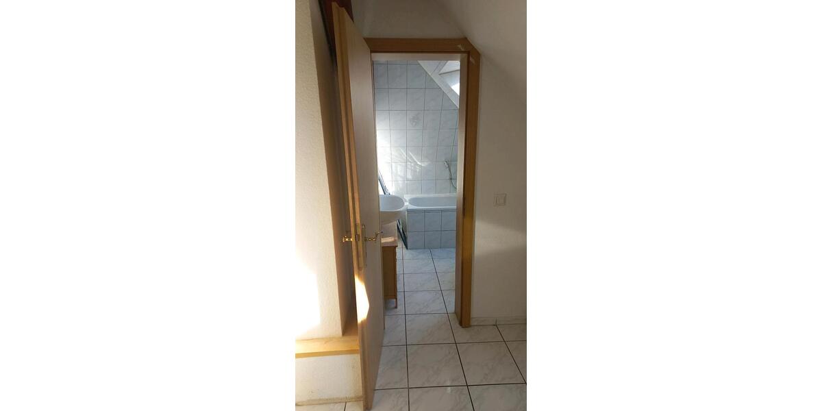 Dachgeschoßwohnung Wolmirstedt - 1 Zimmer, 32 m&sup2;, 250&euro; | Angebot:26704608